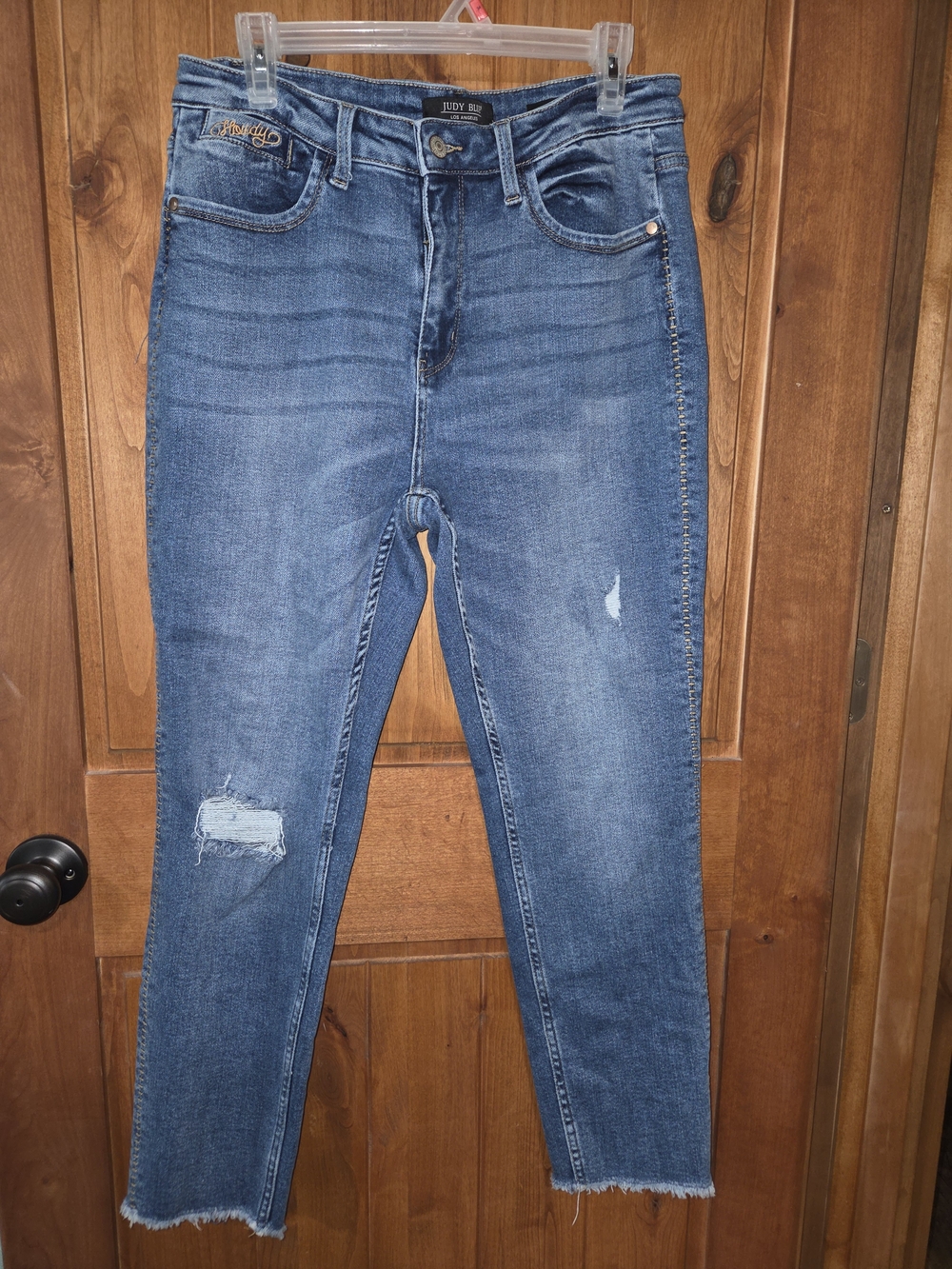 Judy Blue Medium Wash Distressed Ankle Jeans
